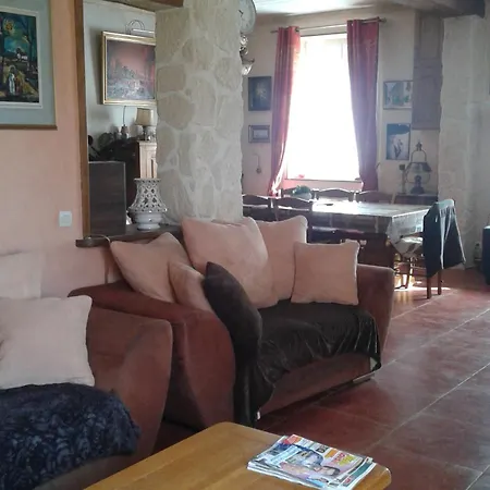 Maison De Famille Avec Piscine Ferienhaus Champlat-et-Boujacourt