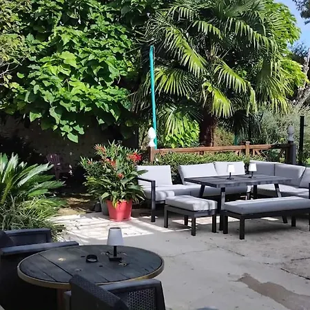 Ferienhaus Maison De Famille Avec Piscine Champlat-et-Boujacourt